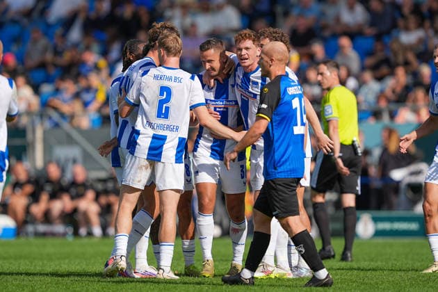 22.08.2026, xydrx, Fußball, DFB Pokal, 1. FC Saarbrücken - Hertha BSC, Saison 2026 2027, Ludwigsparkstadion: Torjubel nach dem Tor zum 1:0 für Hertha BSC SC durch Torschütze Paul Seguin (Hertha BSC, 30) zusammen mit Julian Eitschberger (Hertha BSC, 2) und Sebastian Groenning Andersen (Hertha BSC, 17) DFB regulations prohibit any use of photographs as image sequences and or quasi-video. *** August 22, 2026, xydrx, Soccer, DFB Cup, 1. FC Saarbrücken vs. Hertha BSC, 2026–2027 season, Ludwigsparkstadion: Celebration after the 1–0 goal for Hertha BSC by goal scorer Paul Seguin (Hertha BSC, 30), along with Julian Eitschberger (Hertha BSC, 2) and Sebastian Groenning Andersen (Hertha BSC), 17. DFB regulations prohibit any use of photographs as image sequences and or quasi-video Copyright: HMBxMedia YannisxDreimann