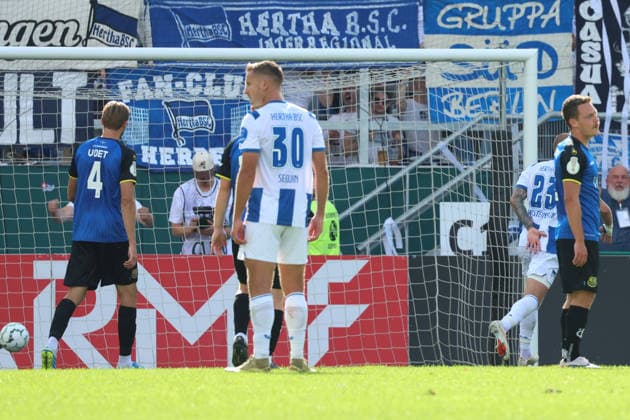 22.08.2026, xrekx, Fussball DFB Pokal 1.Runde, 1.FC Saarbruecken - Hertha BSC Berlin v.l. Paul Seguin (Hertha BSC) erzielt das Tor, Treffer, scores the goal zum 0:1 (DFL DFB REGULATIONS PROHIBIT ANY USE OF PHOTOGRAPHS as IMAGE SEQUENCES and or QUASI-VIDEO) Saarbruecken *** August 22, 2026, xrekx, Soccer DFB Cup 1st Round, 1. FC Saarbrücken vs. Hertha BSC Berlin – Paul Seguin of Hertha BSC scores the goal, making the score 0–1. DFL and DFB regulations prohibit any use of photographs as image sequences and or quasi-video. Saarbrücken