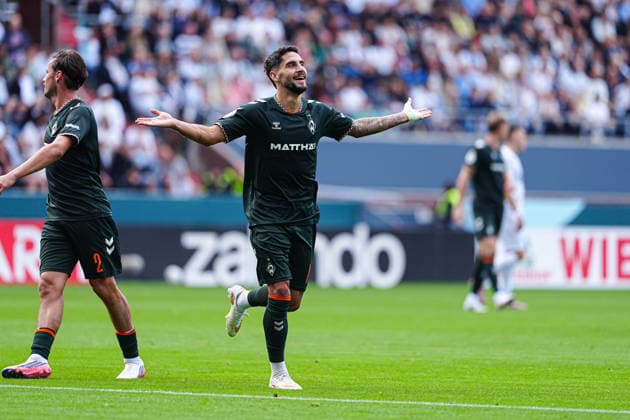 Torjubel Ludovit Reis (SV Werder Bremen, 15) nach Tor zum 0:3 GER, Lüneburger SK Hansa vs. SV Werder Bremen, Fußball, DFB-Pokal, 1. Runde, Saison 2026 2027, 22.08.2026 GER, Lüneburger SK Hansa vs. SV Werder Bremen, Fußball, DFB-Pokal, 1. Runde, Saison 2026 2027, 22.08.2026 Hamburg *** Goal celebration by Ludovit Reis of SV Werder Bremen, 15 seconds after scoring the goal to make it 0–3 GER, Lüneburger SK Hansa vs. SV Werder Bremen, Soccer, DFB Cup, 1st Round, 2026–2027 Season, August 22, 2026, Germany, Lüneburger SK Hansa vs. SV Werder Bremen, Soccer, DFB Cup, First Round, 2026–2027 Season, August 22, 2026, Hamburg Copyright: xEibner-Pressefoto MarcelxvonxFehrnx EP_MFN