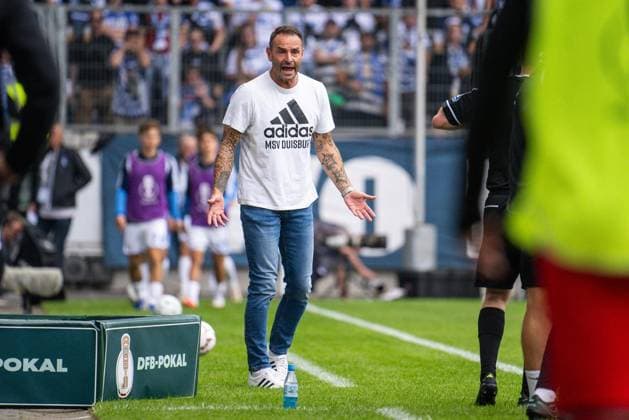 DFB-Pokal MSV Duisburg - SV Elversberg ** NUR FÜR REDAKTIONELLE ZWECKE ** EDITORIAL USE ONLY **<p>Fußball DFB-Pokal MSV Duisburg - SV Elversberg am 22.08.26 in der Schauinsland-Reisen Arena in Duisburg Dietmar Hirsch ( Trainer Cheftrainer Duisburg ) Duisburg Copyright: JakobxKlos *** DFB Cup: MSV Duisburg vs. SV Elversberg ** FOR EDITORIAL USE ONLY ** EDITORIAL USE ONLY ** p Soccer DFB Cup MSV Duisburg vs. SV Elversberg on August 22, 2026, at the Schauinsland Reisen Arena in Duisburg Dietmar Hirsch, Head Coach of Duisburg Duisburg Copyright JakobxKlos Copyright: JakobxKlos doc879rjpjc1sk175eg1deg ,EDITORIAL USE ONLY