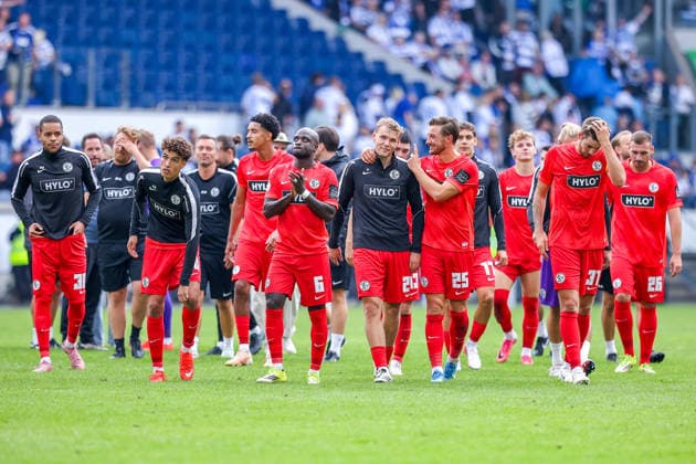 2026.08.22, xkwix, Fußball, DFB-Pokal, MSV Duisburg - SV Elversberg, Schauinsland-Reisen-Arena, 1.Runde, Saison 2026 2027: Das Gastteam aus Elversberg feiert den Sieg DFB regulations prohibit any use of photographs as image sequences and or quasi-video. Photo: xKamilxWilkowskixPressefotoKochx Nordrhein-Westfalen Deutschland *** August 22, 2026, xkwix, Soccer, DFB Cup, MSV Duisburg vs. SV Elversberg, Schauinsland Reisen Arena, Round 1, 2026–2027 Season. The visiting team from Elversberg celebrates the victory. DFB regulations prohibit any use of photographs as image sequences and or quasi-video. Photo: xKamilxWilkowskixPressefotoKochx, North Rhine-Westphalia, Germany