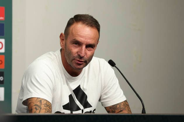 Trainer Vincent Wagner (SV 07 Elversberg) bei der Pressekonferenz waehrend des Spiels der 1. Runde des DFB-Pokal zwischen MSV Duisburg und SV 07 Elversberg, Schauinsland-Reisen-Arena am 22. August 2026 in Duisburg, Deutschland. (Foto von Oliver Kaelke DeFodi Images) +++ Trainer Vincent Wagner (SV 07 Elversberg) at the press conference, PK, Pressekonferenz during the 1st round match of the DFB-Pokal between MSV Duisburg and SV 07 Elversberg at Schauinsland-Reisen-Arena on August 22, 2026 in Duisburg, Germany. (Photo by Oliver Kaelke DeFodi Images) DFB DFL REGULATIONS PROHIBIT ANY USE OF PHOTOGRAPHS AS IMAGE SEQUENCES AND OR QUASI-VIDEO. (Photo by Oliver Kaelke DeFodi Images) - *** Coach Vincent Wagner of SV 07 Elversberg at the press conference during the first-round match of the DFB Cup between MSV Duisburg and SV 07 Elversberg at the Schauinsland Reisen Arena on August 22, 2026, in Duisburg, Germany. Photo by Oliver Kaelke, DeFodi Images. Coach Vincent Wagner of SV 07 Elversberg at the press conference during the first-round match of the DFB Cup between MSV Duisburg and SV 07 Elversberg at Schauinsland Reisen Arena on August 22, 2026 in Duisburg, Germany. Photo by Oliver Kaelke, DeFodi Images. DFB and DFL regulations prohibit any use of photographs as image sequences and or quasi-video. Photo by Oliver Kaelke, DeFodi Images.