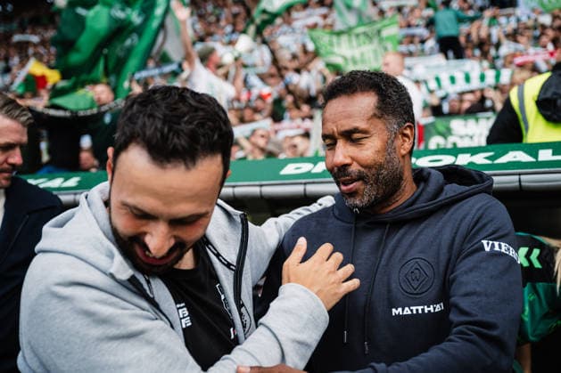 DFB-Pokal: Lüneburger SK - SV Werder Bremen, 22.08.2026 Tarek Gibbah (Trainer Lüneburger SK Hansa) mit Daniel Thioune (Trainer, SV Werder Bremen); Fußball, DFB-Pokal, 1. Runde: Lüneburger SK vs. SV Werder Bremen am 22.08.2026 im Millerntor-Stadion, Hamburg DFB REGULATIONS PROHIBIT ANY USE OF PHOTOGRAPHS AS IMAGE SEQUENCES AND OR QUASI-VIDEO. *** DFB Cup: Lüneburger SK vs. SV Werder Bremen, August 22, 2026; Tarek Gibbah, coach of Lüneburger SK; Hansa with Daniel Thioune, coach of SV Werder Bremen; soccer, DFB Cup, First Round: Lüneburger SK vs. SV Werder Bremen on August 22, 2026, at Millerntor Stadium, Hamburg. DFB regulations prohibit any use of photographs as image sequences and or quasi-video. Copyright: xBEAUTIFULxSPORTS Tonhäuserx