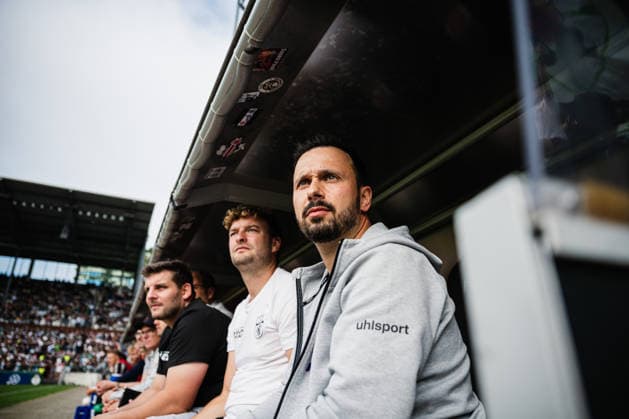 DFB-Pokal: Lüneburger SK - SV Werder Bremen, 22.08.2026 Tarek Gibbah (Trainer Lüneburger SK Hansa); Fußball, DFB-Pokal, 1. Runde: Lüneburger SK vs. SV Werder Bremen am 22.08.2026 im Millerntor-Stadion, Hamburg DFB REGULATIONS PROHIBIT ANY USE OF PHOTOGRAPHS AS IMAGE SEQUENCES AND OR QUASI-VIDEO. *** DFB Cup: Lüneburger SK vs. SV Werder Bremen, August 22, 2026; Tarek Gibbah, Coach of Lüneburger SK; Hansa Soccer, DFB Cup, First Round: Lüneburger SK vs. SV Werder Bremen on August 22, 2026, at Millerntor Stadium, Hamburg. DFB regulations prohibit any use of photographs as image sequences and or quasi-video. Copyright: xBEAUTIFULxSPORTS Tonhäuserx