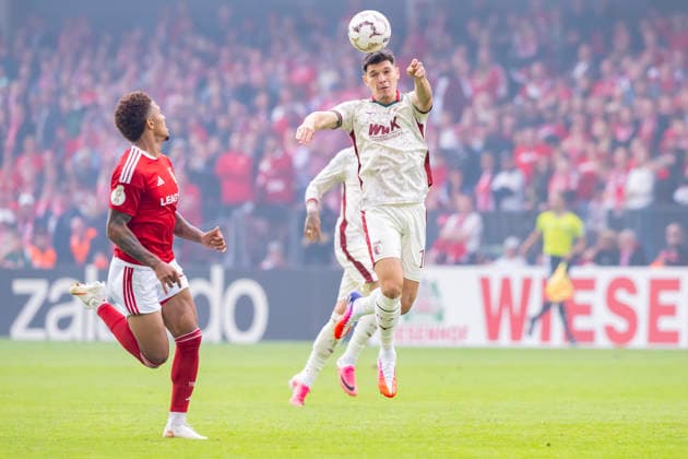 Germany, Cottbus, LEAG Energie Stadion, 22.08.2026, DFB Pokal 2026 27, 1. Runde, FC Energie Cottbus vs. FC Augsburg, Mert Koemuer (FC Augsburg), Photo by Eibner Pressefoto Tino Henschel DFB Pokal 2026 27, 1. Runde, FC Energie Cottbus vs. FC Augsburg Cottbus *** Germany, Cottbus, LEAG Energie Stadium, August 22, 2026, 2026–27 DFB Cup, First Round, FC Energie Cottbus vs. FC Augsburg, Mert Koemuer (FC Augsburg), Photo by Eibner Pressefoto, Tino Henschel, 2026–27 DFB Cup, First Round, FC Energie Cottbus vs. FC Augsburg, Cottbus Copyright: xEibnerxPressefotox