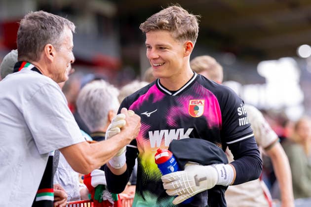 Germany, Cottbus, LEAG Energie Stadion, 22.08.2026, DFB Pokal 2026 27, 1. Runde, FC Energie Cottbus vs. FC Augsburg, Finn Dahmen (FC Augsburg) nach Spielende, Photo by Eibner Pressefoto Tino Henschel DFB Pokal 2026 27, 1. Runde, FC Energie Cottbus vs. FC Augsburg Cottbus *** Germany, Cottbus, LEAG Energie Stadium, August 22, 2026, 2026–27 DFB Cup, First Round, FC Energie Cottbus vs. FC Augsburg, Finn Dahmen of FC Augsburg after the game, Photo by Eibner Pressefoto Tino Henschel, DFB Cup 2026–27, First Round, FC Energie Cottbus vs. FC Augsburg, Cottbus Copyright: xEibnerxPressefotox