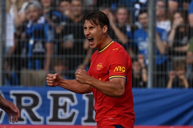 22.08.2026, xjhx, Fussball DFB Pokal 1.Runde, Eintracht Trier - RB Leipzig v.l. Torjubel nach dem Tor zum celebrating the goal celebrate 0:2 durch Willi Orban (RB Leipzig) Trier *** August 22, 2026, xjhx, Soccer, DFB Cup First Round, Eintracht Trier vs. RB Leipzig – Goal celebration after Willi Orban scored the 0-2 goal for RB Leipzig against Trier