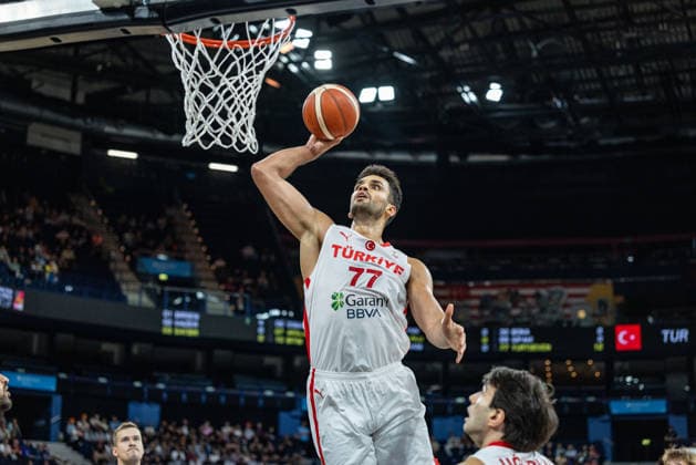 Basketball Hamburg 22.08.2026 Turkish Airlines Supercup 2026 Spiel um Platz 3 Türkei (TUR) - Tschechien (CZE) Omer Faruk Yurtseven (Türkei, No.77) *** Basketball Hamburg, August 22, 2026 Turkish Airlines Super Cup 2026 Third-Place Game Turkey (TUR) vs. Czech Republic (CZE) Omer Faruk Yurtseven, Turkey, No. 77