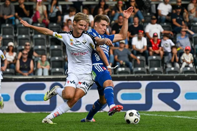 SOCCER - BL, Altach vs Hartberg ALTACH,AUSTRIA,22.AUG.26 - SOCCER - ADMIRAL Bundesliga, SCR Altach vs TSV Hartberg. Image shows Filip Milojevic (Altach) and Marco Hoffmann (Hatberg).  GEPAxpictures xOliverxLerch