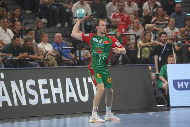 22.08.2026, xgox, Handball, Rexel Supercup 2026, SC Magdeburg - Füchse Berlin, v.l. Felix Claar (Magdeburg, 7) München *** August 22, 2026, xgox, Handball, 2026 Rexel Supercup, SC Magdeburg vs. Füchse Berlin, from left: Felix Claar (Magdeburg), 7 (Munich)