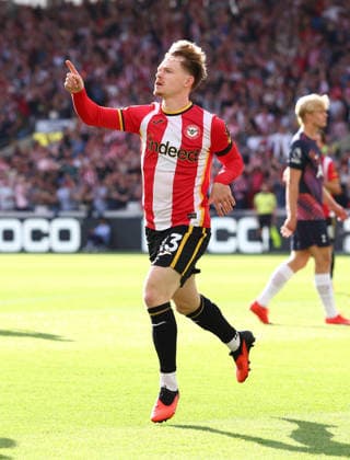 London, England, 22nd August 2026. Keane Lewis-Potter of Brentford celebrates after scoring to make it 1-0 during the Brentford vs Tottenham Hotspur Premier League match at Gtech Community Stadium, London. Picture credit should read: Paul Terry Sportimage EDITORIAL USE ONLY. No use with unauthorised audio, video, data, fixture lists, club league logos or live services. Online in-match use limited to 120 images, no video emulation. No use in betting, games or single club league player publications. SPI_011_PT_Brentford_Tottenham SPI-4927-0011