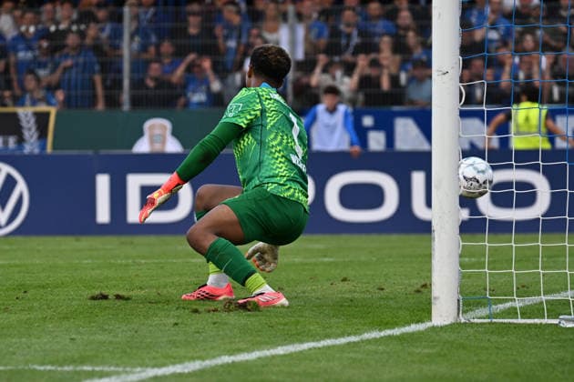 22.08.2026, xjhx, Fussball DFB Pokal 1.Runde, Eintracht Trier - RB Leipzig v.l. Leon-Oumar Wechsel (SV Eintracht Trier 05) beim Tor zum 0:3 Trier *** August 22, 2026, xjhx, Soccer DFB Cup First Round, Eintracht Trier vs. RB Leipzig – Leon Oumar scores for SV Eintracht Trier 05, making the score 0–3 in Trier