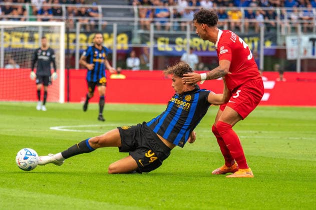 IPA87700689 - Pio Esposito and Lorenzo Lucchesi during the Serie A match between FC Internazionale and AC Monza at Stadio Giuseppe Meazza in Milan, Italy, on August 22, 2026.  Copyright: xFedericoxManoni IPAxSportx xx 87700689