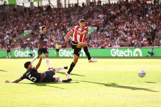 Brentford v Tottenham Hotspur 22 August 2026, London - Premier League Football - Brentford v Tottenham Hotspur - Vitaly Janelt of Brentford scores their second goal - Photo: Jacques Feeney Offside. London UK *** Brentford gegen Tottenham Hotspur, 22. August 2026, London, Premier League, Fußball: Brentford gegen Tottenham Hotspur – Vitaly Janelt von Brentford erzielt das zweite Tor. Foto: Jacques Feeney. Abseits. London, Großbritannien  Copyright: xJacquesxFeeneyx xOffsidexOffside