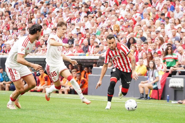 ESP: LaLiga EA Sports Athletic Bilbao v Sevilla FC Alex Berenguer of Athletic Bilbao during LaLiga EA Sports between Athletic Bilbao v Sevilla FC played at San Mames Stadium in Bilbao, on August 22, 2026 in Spain Spain Futbol *** ESP LaLiga EA Sports Athletic Bilbao vs. Sevilla FC Alex Berenguer of Athletic Bilbao during the LaLiga EA Sports match between Athletic Bilbao and Sevilla FC, played at San Mamés Stadium in Bilbao on August 22, 2026, in Spain. Spanish Soccer Copyright: xAgenciaxLOFx