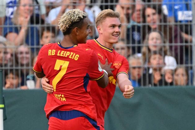 22.08.2026, xjhx, Fussball DFB Pokal 1.Runde, Eintracht Trier - RB Leipzig v.l. Torjubel nach dem Tor zum celebrating the goal celebrate 0:4 durch Conrad Harder Schandorff (RB Leipzig) Trier *** August 22, 2026, xjhx, Soccer, DFB Cup 1st Round, Eintracht Trier vs. RB Leipzig: Goal celebration after Conrad Harder Schandorff scored the 0-4 goal for RB Leipzig against Trier
