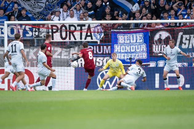 Jan Elias Rahn (SG Sonnenhof Grossaspach, 08) erzielt das Tor zur 1:0 Foerhrung, SG Sonnenhof Grossaspach vs. Arminia Bielefeld, Fussball, GER, DFB Pokal, 1. Runde, Saison 2026 2027, 22.08.2026, Eibner-Pressefoto Andreas Ulmer SG Sonnenhof Grossaspach vs. Arminia Bielefeld, Fussball, GER, DFB Pokal, 1. Runde, Saison 2026 2027, 22.08.2026, Aspach *** Jan Elias Rahn of SG Sonnenhof Grossaspach (No. 08) scores the goal to give his team a 1-0 lead, SG Sonnenhof Grossaspach vs. Arminia Bielefeld, Soccer, GER, DFB Cup, 1st Round, 2026–2027 Season, August 22, 2026, Eibner Press Photo: Andreas Ulmer, SG Sonnenhof Grossaspach vs. Arminia Bielefeld, soccer, GER, DFB Cup, 1st round, 2026–2027 season, August 22, 2026, Aspach Copyright: xEibner-Pressefoto AndreasxUlmerx EP_AUR