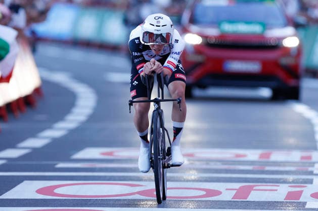 Slovene rider Tadej Pogacar (UAE Emirates) in action on his way to win Tour of Spain s first stage, a 9.4 kilometers time trial in Monaco, 22 August 2026. First stage. Time trial in Monaco (9.4 km) !ACHTUNG: NUR REDAKTIONELLE NUTZUNG!  Copyright: xJavierxLizónx GRAF3296 20260822-55021203953_1