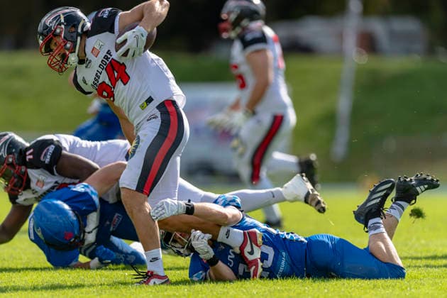 Beau Priegnitz (Allgaeu Comets, LB, 13) mit Kevin Joosten (WR, Duesseldorf Panther, 84) GER, Allgaeu Comets vs Duesseldorf Panther, American Football, GFL, Saison 2026, Week 16, 22.08.2026 GER, Allgaeu Comets vs Duesseldorf Panther, American Football, GFL, Saison 2026, Week 16, 22.08.2026 Kempten *** Beau Priegnitz, Allgäu Comets, LB, 13, with Kevin Joosten, WR, Düsseldorf Panthers, 84 GER, Allgäu Comets vs. Düsseldorf Panthers, American Football, GFL, 2026 Season, Week 16, August 22, 2026 GER, Allgäu Comets vs. Düsseldorf Panthers, American Football, GFL, 2026 Season, Week 16, August 22, 2026 Kempten Copyright: xEibner-Pressefoto FlorianxWolfx EP_FWF