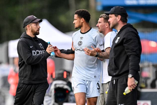 Joel Felix (Arminia Bielefeld) gestikuliert, gestik waehrend des DFB-Pokal 1 Runde Spiels zwichen SG Sonnenhof Grossaspach v Arminia Bielefeld, Wir machen Druck Arena am 22. August 2026 in Grossaspach, Deutschland. (Foto von Harry Langer DeFodi Images) +++ Joel Felix (Arminia Bielefeld) gestures during the DFB-Pokal 1 Runde match between SG Sonnenhof Grossaspach v Arminia Bielefeld at Wir machen Druck Arena on August 22, 2026 in Grossaspach, Germany. (Photo by Harry Langer DeFodi Images) (Photo by Harry Langer DeFodi Images) DFB DFL REGULATIONS PROHIBIT ANY USE OF PHOTOGRAPHS AS IMAGE SEQUENCES AND OR QUASI-VIDEO. - *** Joel Felix of Arminia Bielefeld gestures during the DFB Cup first-round match between SG Sonnenhof Grossaspach and Arminia Bielefeld, at the Wir machen Druck Arena on August 22, 2026, in Grossaspach, Germany. Photo by Harry Langer, DeFodi Images. Joel Felix of Arminia Bielefeld gestures during the DFB Cup first-round match between SG Sonnenhof Grossaspach and Arminia Bielefeld at the Wir machen Druck Arena on August 22, 2026 in Großaspach, Germany. Photo by Harry Langer, DeFodi Images. Photo by Harry Langer, DeFodi Images. DFB and DFL regulations prohibit any use of photographs as image sequences and or quasi-video.