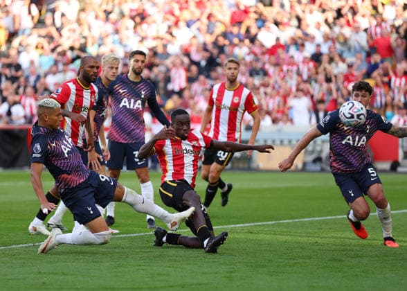 RECORD DATE NOT STATED 22nd August 2026; Gtech Community Stadium, Brentford, London, England; Premier League Football, Brentford versus Tottenham Hotspur; Michael Kayode of Brentford scoring his sides 3rd goal in the 49th minute to make it 3-0 JohnxPatrickxFletcher