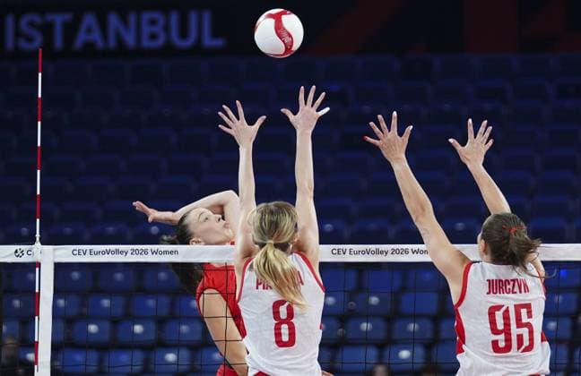 Hungary v Poland - CEV EuroVolley 2026 ISTANBUL, TURKIYE - AUGUST 22: Hungary player Anett Nemeth competes with Poland s Julita Piasecka during the opening Group A match of the CEV EuroVolley 2026 Women at Sinan Erdem Sports Hall, on August 22, 2026 in Istanbul, Turkiye. Bunyamin Celik Anadolu Istanbul Turkey. Editorial use only. Please get in touch for any other usage.  Copyright: x2026xAnadoluxBunyaminxCelikx