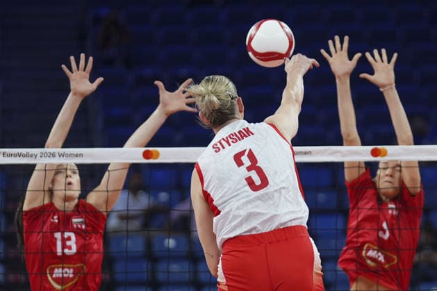 Hungary v Poland - CEV EuroVolley 2026 ISTANBUL, TURKIYE - AUGUST 22: Hungary player Nemeth Anett (13) competes with Poland s Stysiak Magdalena (3) during the opening Group A match of the CEV EuroVolley 2026 Women at Sinan Erdem Sports Hall, on August 22, 2026 in Istanbul, Turkiye. Bunyamin Celik Anadolu Istanbul Turkey. Editorial use only. Please get in touch for any other usage.  Copyright: x2026xAnadoluxBunyaminxCelikx