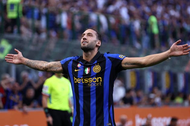 Serie A Fc Internazionale - Ac Monza Hakan Calhanoglu of Fc Internazionale celebrates after scoring a goal during the Serie A match beetween Fc Internazionale and Ac Monza at Stadio Giuseppe Meazza on August 22 2026 in Milan Italy . Milano Stadio Giuseppe Meazza Italy Copyright: xMarcoxCanonierox