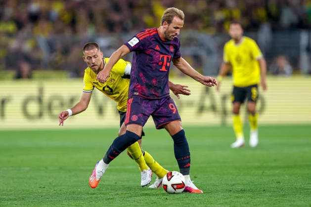 22.08.2026, Fußball, Borussia Dortmund - FC Bayern München, Signal Iduna Park, Saison 2026 2027: Harry Kane (FC Bayern München 09) im Zweikampf gegen Waldemar Anton (BVB 03) DFB regulations prohibit any use of photographs as image sequences and or quasi-video. Nordrhein-Westfalen Deutschland *** August 22, 2026, Soccer, Borussia Dortmund vs. FC Bayern Munich, Signal Iduna Park, 2026–2027 season: Harry Kane (FC Bayern Munich 09) in a tackle against Waldemar Anton (BVB 03). DFB regulations prohibit any use of photographs as image sequences and or quasi-video. North Rhine-Westphalia, Germany