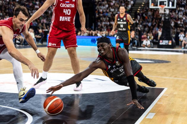 22.08.2026, GER, Turkish Airlines Supercup 2026, Hamburg, Finale, Deutschland-Kroatien Isaac Bonga (Deutschland, 0) im Kampf um den Ball Hamburg Barclays Arena Hamburg Deutschland *** August 22, 2026, GER, 2026 Turkish Airlines Super Cup, Hamburg, Final, Germany vs. Croatia, Isaac Bonga (Germany), 0 in the battle for the ball, Hamburg Barclays Arena, Hamburg, Germany