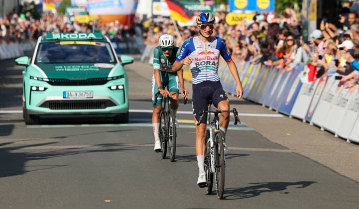 Radsport - LIDL DEUTSCHLAND TOUR 2026 - 22.08.26, 3. Etappe - HERXHEIM - BAD DÜRKHEIM, Tagessieger Giulio Pellizzari (ITA Red Bull - BORA - hansgrohe) und Gesamtführender Isaac del Toro (MEX UAE Team Emirates - XRG), - *** Cycling: LIDL GERMANY TOUR 2026, August 22, 2026, Stage 3: HERXHEIM to BAD DÜRKHEIM; Stage Winner: Giulio Pellizzari (ITA) Red Bull BORA hansgrohe; Overall Leader: Isaac del Toro (MEX) UAE Team Emirates XRG,