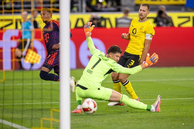 22.08.2026, Fussball, Franz Beckenbauer Supercup 2026, Borussia Dortmund - FC Bayern München. v. l. Michael Olise (FC Bayern München) trifft zum 0:2, Torwart Gregor Kobel (Borussia Dortmund), Waldemar Anton (Borussia Dortmund). Dortmund Signal Iduna Park NRW Deutschland xRHR-FOTO DEx *** August 22, 2026, Soccer, 2026 Franz Beckenbauer Super Cup, Borussia Dortmund vs. FC Bayern Munich – Michael Olise scores for FC Bayern Munich to make it 0–2; goalkeeper Gregor Kobel (Borussia Dortmund), Waldemar Anton (Borussia Dortmund); Signal Iduna Park, Dortmund, North Rhine-Westphalia, Germany; xRHR PHOTO DEx Copyright: DennisxEwert RHR-FOTOx RHR-FOTO DE