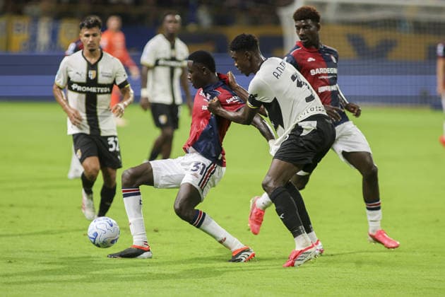 IPA87705936 - Paul Mendy of Cagliari Calcio battles for the ball with Abdoulaye Ndiaye of Parma AC during the Parma Calcio vs. Cagliari Calcio a 2026-27 Enilive Serie A match at the Ennio Tardini Stadium in Parma (PR), Italy, on August 22, 2026.  Copyright: xDavidexCasentini IPAxSportx xx 87705936