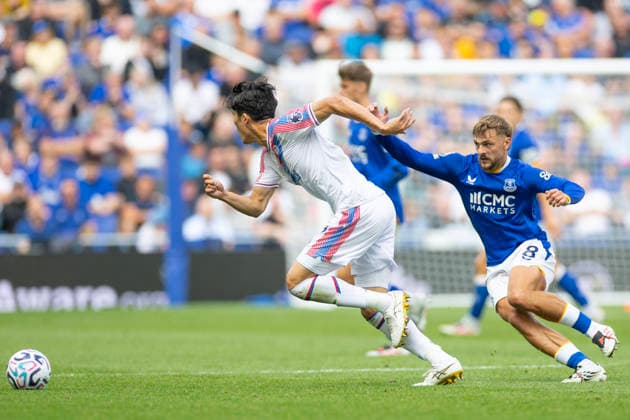 Everton v Crystal Palace FC - Premier League 2026 27 Kiernan Dewsbury-Hall 8 of Everton F.C. challenges the opponent during the Premier League match between Everton and Crystal Palace at Hill Dickinson Stadium in Liverpool, on August 22, 2026. Liverpool Merseyside United Kingdom  Copyright: xMIxNewsx originalFilename:fletcher-evertonv260822_np2ED.jpg
