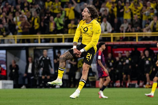 Torjubel zum 1:2 durch Fabio Silva 21 (Borussia Dortmund), Borussia Dortmund vs. FC Bayern Muenchen, Fussball, Franz Beckenbauer Supercup, 22.08.2026 DFB regulations prohibit any use of photographs as image sequences and or quasi-video Dortmund Nordrhein-Westfalen Deutschland *** Goal celebration for the 1-2 goal by Fabio Silva, 21, Borussia Dortmund; Borussia Dortmund vs. FC Bayern Munich, soccer, Franz Beckenbauer Super Cup, August 22, 2026. DFB regulations prohibit any use of photographs as image sequences and or quasi-video. Dortmund, North Rhine-Westphalia, Germany Copyright: xkolbert-press MarcxNiemeyerx