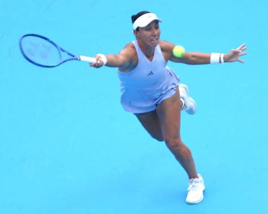 Cincinatti Open tennis tournament Jessica Pegula of the USA in action against Iga Swiatek of Poland during their semi final match of the Cincinnati Open tennis tournament in Cincinnati, USA, 22 August 2026. CINCINNATI OHIO UNITED STATES  Copyright: