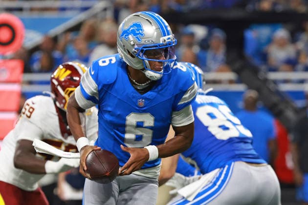 Washington Commanders vs Detroit Lions DETROIT,MICHIGAN-AUGUST 22: Quarterback Joshua Dobbs 6 of the Detroit Lions looks to pass during the first half of an NFL, American Football Herren, USA preseason football game between the Washington Commanders and the Detroit Lions in Detroit, Michigan USA, on Saturday, August 22, 2026 Detroit Michigan United States  Copyright: xJorgexLemusx originalFilename:lemus-washingt260822_npRNg.jpg