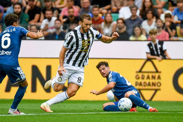 SOCCER - Serie A - Udinese Calcio vs. Como 1907 Photo by IPA ABACAPRESS.COM87701804 - Udinese s Jesper Karlstrom in action during the Serie A soccer match between Udinese Calcio and Como 1907 in Udine, Italy, on August 22, 2026 Udine Italy  Copyright: xIPAxSport ABACAx
