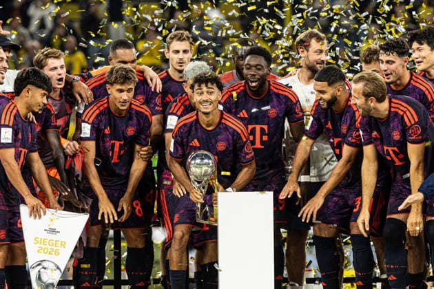 Franz-Beckenbauer-Supercup 2026: Borussia Dortmund - FC Bayern München; 22.08.2026 Nathaniel Brown (FC Bayern München, 11) mit dem Pokal. Siegerehrung, FC Bayern München gewinnt Franz-Beckenbauer-Supercup 2026. Die Spiller bejubeln Sieg. Franz-Beckenbauer-Supercup 2026: Borussia Dortmund - FC Bayern München; Signal Iduna Park, Dortmund; 22.08.2026 *** 2026 Franz Beckenbauer Super Cup: Borussia Dortmund vs. FC Bayern Munich, August 22, 2026; Nathaniel Brown of FC Bayern Munich, No. 11, with the trophy at the award ceremony, FC Bayern Munich wins the 2026 Franz Beckenbauer Super Cup; the players celebrate their victory in the 2026 Franz Beckenbauer Super Cup: Borussia Dortmund vs. FC Bayern Munich at Signal Iduna Park, Dortmund, August 22, 2026 Copyright: xBEAUTIFULxSPORTS Buriakovx