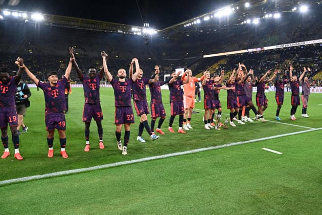 Siegerehrung fuer FC Bayern Muenchen Die Mannschaft vor ihren Fans, Jubel, jubeln, Freude, cheers, Fussball DFL Franz Beckenbauer Supercup 2026 Borussia Dortmund - FC Bayern Muenchen 1-2 am 22.08.2026 in Dortmund Deutschland. DFL regulations prohibit any use of photographs as image sequences and or quasi-video Â *** Award Ceremony for FC Bayern Munich: The team in front of their fans, cheers, cheering, joy, soccer, DFL, Franz Beckenbauer, 2026 Super Cup, Borussia Dortmund, FC Bayern Munich 1–2 on August 22, 2026, in Dortmund, Germany. DFL regulations prohibit any use of photographs as image sequences and or quasi-video.