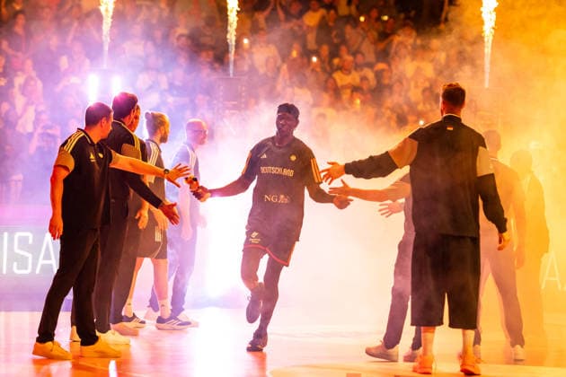 22.08.2026, GER, Turkish Airlines Supercup 2026, Hamburg, Finale, Deutschland-Kroatien Isaac Bonga (Deutschland, 0) bei der Teamvorstelluung Hamburg Barclays Arena Hamburg Deutschland *** August 22, 2026, GER, 2026 Turkish Airlines Super Cup, Hamburg, Final, Germany vs. Croatia; Isaac Bonga (Germany), 0 during the team presentation at the Barclays Arena in Hamburg, Germany