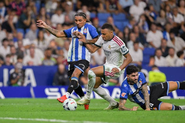 RCD ESPANYOL v REAL MADRID RCDE STADIUM BARCELONA. Aug 22, 2026 RCD ESPANYOL vs ATHLETIC CLUB DE BILBAO Aug 22,2026 Mbappe (10) of Real Madrid vies with Dolan (24) of RCD Espanyol during the match between RCD Espanyol and Real Madrid corresponding to the second day of La Liga EA Sports at RCDE Stadium in Barcelona, Spain. Cornella El Prat ESP Copyright: xS.xRosx