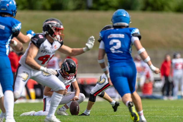 PAT von David Immel (K P, Duesseldorf Panther, 40) GER, Allgaeu Comets vs Duesseldorf Panther, American Football, GFL, Saison 2026, Week 16, 22.08.2026 GER, Allgaeu Comets vs Duesseldorf Panther, American Football, GFL, Saison 2026, Week 16, 22.08.2026 Kempten *** PAT by David Immel K P, Düsseldorf Panthers, 40 GER, Allgäu Comets vs. Düsseldorf Panthers, American Football, GFL, 2026 Season, Week 16, August 22, 2026 GER, Allgäu Comets vs. Düsseldorf Panthers, American Football, GFL, 2026 Season, Week 16, August 22, 2026 Kempten Copyright: xEibner-Pressefoto FlorianxWolfx EP_FWF