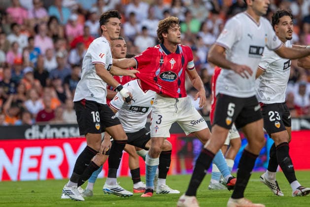 ESP: LaLiga EA Sports Valencia CF v Celta de Vigo Marcos Alonso of Celta Vigo during LaLiga EA Sports match between Valencia CF v Celta de Vigo played at Mestalla Stadium, Valencia on August 22 2026 in Spain Spain Soccer *** ESP LaLiga EA Sports Valencia CF vs. Celta de Vigo: Marcos Alonso of Celta de Vigo during the LaLiga EA Sports match between Valencia CF and Celta de Vigo, played at Mestalla Stadium in Valencia on August 22, 2026, in Spain. Spanish Soccer Copyright: xAgenciaxLOFx