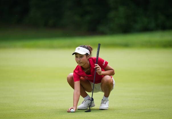 August 22, 2026, Edmonton, Ab, CANADA: Aphrodite Deng, of Canada, lines up her putt for par on the 16th hole during the third round at the LPGA, Golf Damen CPKC Canadian Women s Open golf tournament, in Edmonton, on Saturday, Aug. 22, 2026. Canada News - August 22, 2026  - ZUMAc35_ 20260822_zaf_c35_091 Copyright: xDarrylxDyckx