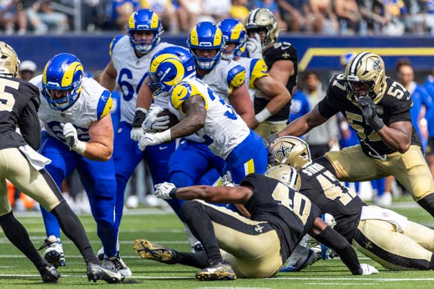 August 22, 2026, Inglewood, California, USA: Los Angeles Rams Running Back Jordan Waters (32) runs the ball fighting off pressure from New Orleans Saints during an NFL, American Football Herren, USA football preseason game, in Inglewood, Calif. on Saturday August 22, 2026. Inglewood USA - ZUMAc68_ 20260822_zaf_c68_034 Copyright: xRingoxChiux