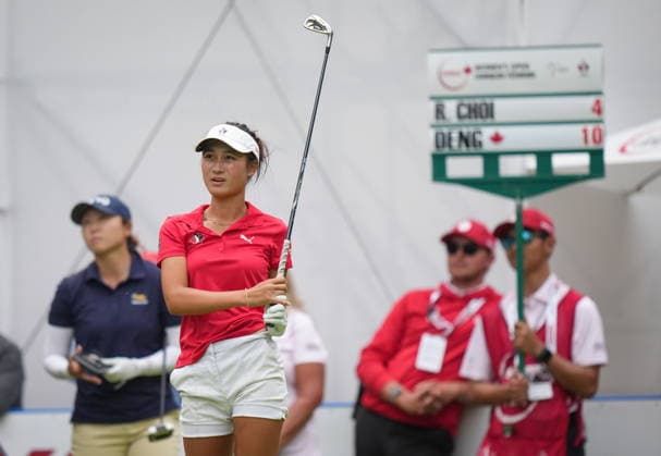 August 22, 2026, Edmonton, Ab, CANADA: Aphrodite Deng, of Canada, watches her tee shot on the 17th hole during the third round at the LPGA, Golf Damen CPKC Canadian Women s Open golf tournament, in Edmonton, on Saturday, Aug. 22, 2026. Canada News - August 22, 2026  - ZUMAc35_ 20260822_zaf_c35_117 Copyright: xDarrylxDyckx
