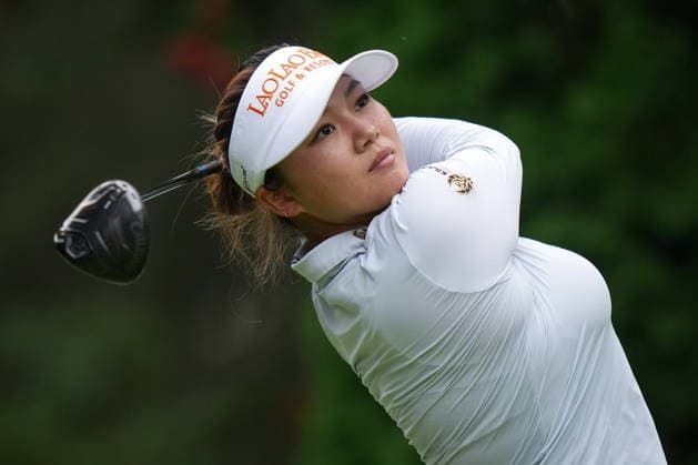August 22, 2026, Edmonton, Ab, CANADA: Soo Bin Joo, of South Korea, watches her tee shot on the fourth hole during the third round at the LPGA, Golf Damen CPKC Canadian Women s Open golf tournament, in Edmonton, on Saturday, Aug. 22, 2026. Canada News - August 22, 2026  - ZUMAc35_ 20260822_zaf_c35_145 Copyright: xDarrylxDyckx