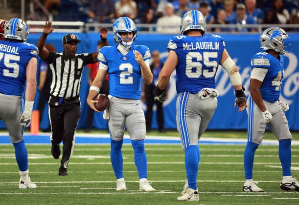 Washington Commanders vs Detroit Lions DETROIT,MICHIGAN-AUGUST 22: Detroit Lions quarterback Luke Altmyer (2) talks with Detroit Lions center Seth McLaughlin (65) on the field during the second half of an NFL, American Football Herren, USA preseason football game between the Washington Commanders and the Detroit Lions in Detroit, Michigan USA, on Saturday, August 22, 2026 Detroit Michigan United States  Copyright: xAmyxLemusx originalFilename:lemus-washingt260822_npFYX.jpg