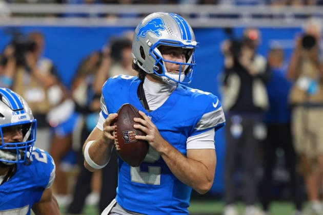 Washington Commanders vs Detroit Lions DETROIT,MICHIGAN-AUGUST 22: Quarterback Luke Altmyer 2 of the Detroit Lions looks to pass during the first half of an NFL, American Football Herren, USA preseason football game between the Washington Commanders and the Detroit Lions in Detroit, Michigan USA, on Saturday, August 22, 2026 Detroit Michigan United States  Copyright: xJorgexLemusx originalFilename:lemus-washingt260822_npsyQ.jpg